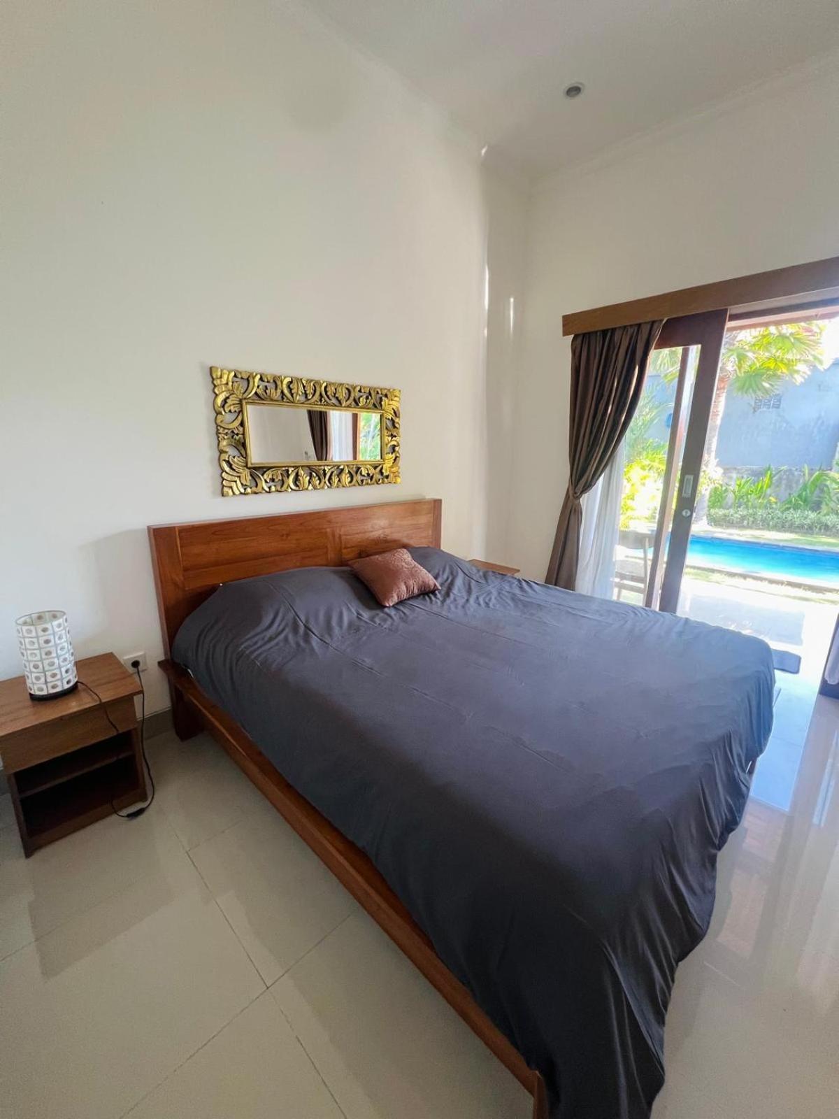 Wiryaroja Guest House Canggu Extérieur photo